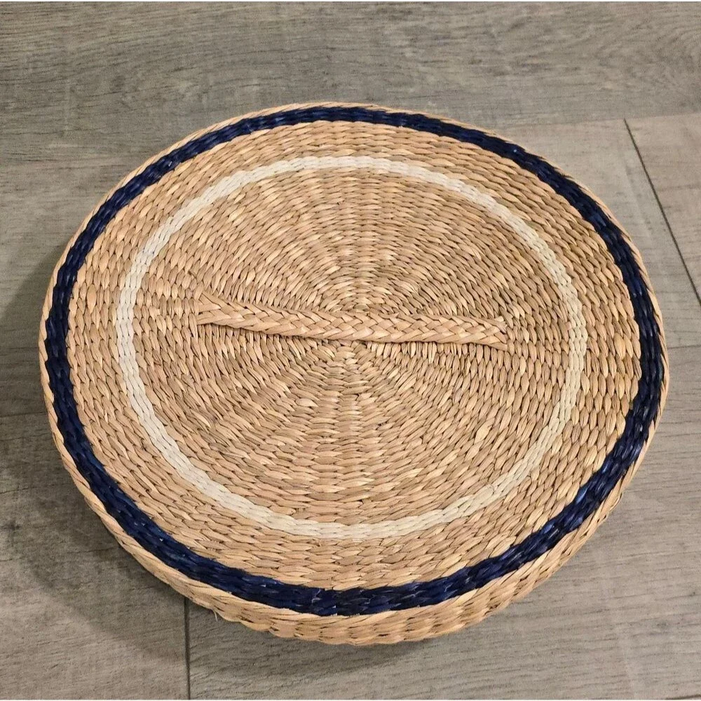 Pottery Barn Woven Seagrass Round Basket Placemats Holder